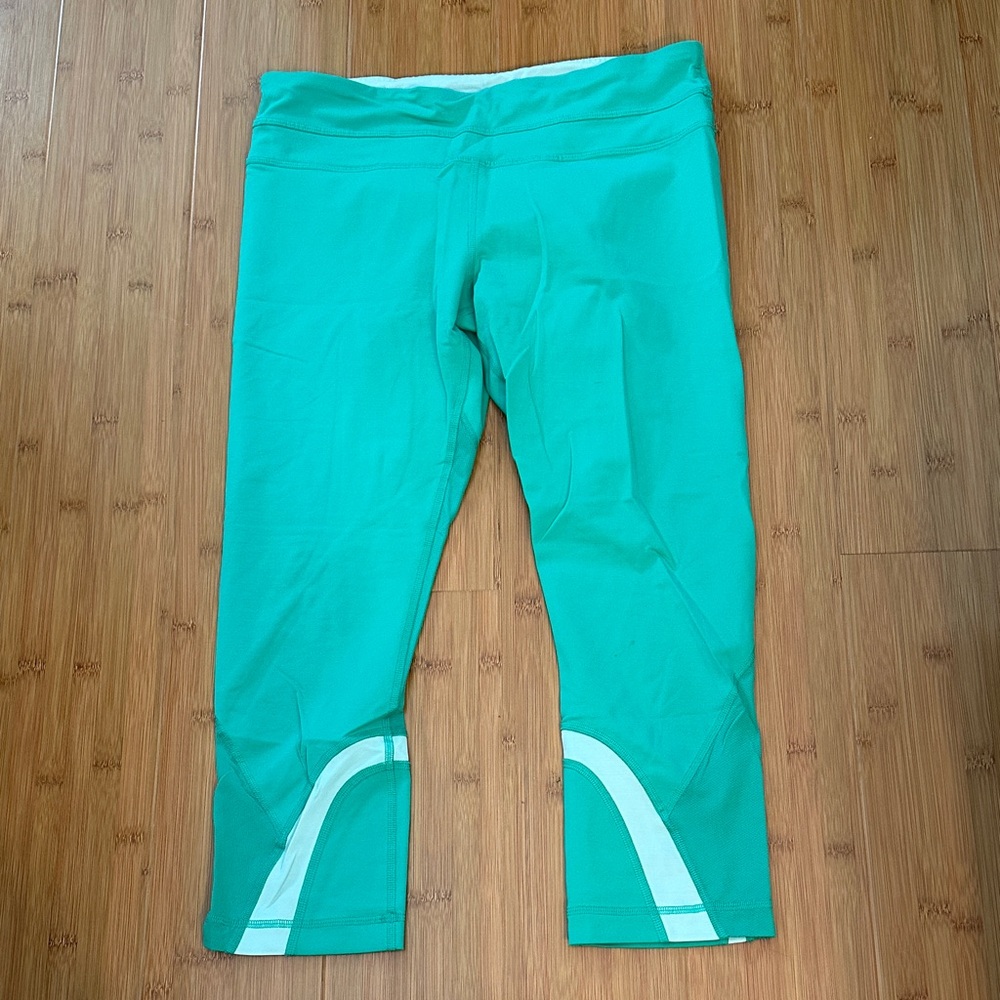 lululemon athletica Teal Green Cropped Leggings with White Accents